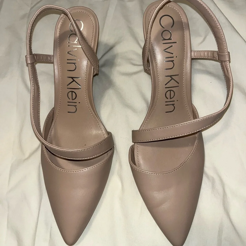 NUDE CALVIN KLEIN GILISA HEELS 👡 - Picture 2 of 8